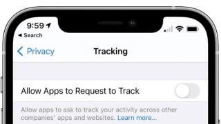 Aplicaţiile de pe iPhone strâng date despre tine atunci când îţi trimit notificări
