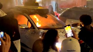 Om versus maşină: un taxi autonom a fost incendiat în San Francisco (Video)