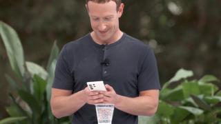 Celebrităţi versus miliardari: de ce unii au iPhone, alţii Android?