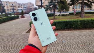 Allview Soul X20: Design prezentabil, spate din sticlă, un smartphone manevrabil