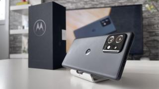 Un smartphone Motorola misterios primește primele certificări; Să fie oare Edge 50 Pro?