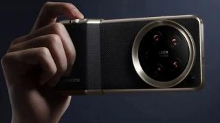 Xiaomi a lansat un kit foto profi pentru utilizatorii de Xiaomi 14 Ultra: Professional Photography Kit are butoane fizice, extra baterie