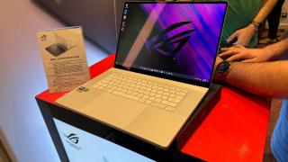 A ajuns în România primul laptop ASUS ROG cu ecran OLED; Ce poate noul ROG Zephyrus G16?