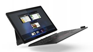 MWC 2024: Lenovo dezvăluie laptopul ThinkPad X12 Detachable Gen 2, cu buton dedicat AI