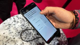 MWC 2024: Am văzut primul telefon fără aplicaţii la standul Telekom, cu AI la putere (Video)