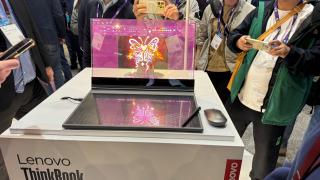 MWC 2024: Cum arată laptopul cu ecran transparent de la Lenovo pe viu, ThinkBook Transparent Display Laptop Concept (Video)