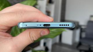 HONOR Magic6 Lite: Acustică mono axată pe volum foarte ridicat, înalte, voce