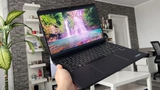 ACER TravelMate P6 14 Review: cel mai subțire și ușor laptop profesional destinat profesioniștilor, cu ecran OLED și performanță susținută