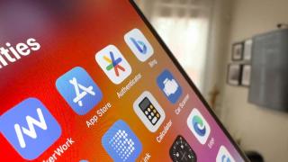 Dezvoltatorii iOS vor putea distribui aplicații utilizatorilor din UE direct de pe site-urile lor