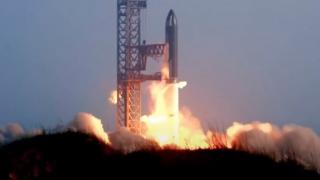 SpaceX a testat Starship pentru a treia oară, dar a pierdut racheta la reintrarea în atmosferă (Video)