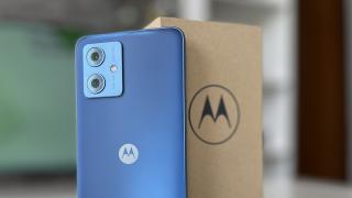 Motorola Moto G64 apare în baza de date Google: încă un telefon Moto accesibil cu ecran OLED gata de lansare