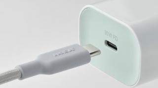 IKEA a lansat încărcătoare rapide accesibile de 30W și 45W sub brand SJÖSS; Cât costă?