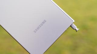 Utilizatorii de Galaxy S24 Ultra spun că S-Pen-ul din dotare miroase cam urât; Cum explică Samsung fenomenul?