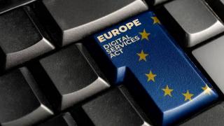 UE vrea să blocheze comentariile publicațiilor online (inclusiv în România), cele problematice; Ce este "conţinut ilegal"?
