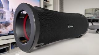 SONY ULT FIELD 7 Review: mega boxa portabilă de luat la grătarul de 1 mai, cu autonomie neașteptat de bună, bas și extra funcționalități