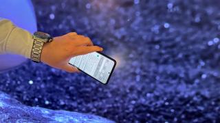 Am văzut la treabă noul televizor Samsung S95D OLED, cu protecţie anti reflexie şi un soundbar 11.1.4 (Video)