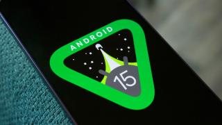 Google ia idei de la iPhone pentru a tuna ecranul de blocare al Pixel-ului cu Android 15