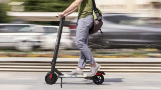 Ce îți oferă trotineta electrică WELKIN WKES006 la doar 175 euro și livrată din depozitul european Cafago?