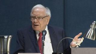 Warren Buffett avertizează: Inteligența artificială poate fi mai periculoasă decât utilă pentru societate