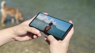 Sony Xperia 1 VI apare în multe materiale promo, dezvăluind dotări cheie la capitolul cameră și audio