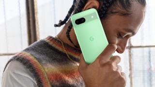 Google Pixel 8a este oficial! Corp mai rotunjit, spate din plastic și muchii mai groase decât Galaxy A55