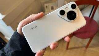 HUAWEI Pura 70 Pro: Un design cu personalitate, autentic și un modul foto care fură priviri