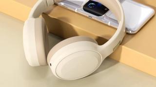 Căștile wireless over-ear Lenovo TH30 costă acum doar 79 de lei pe AliExpress și oferă drivere de 40mm, ANC hibrid