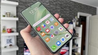 Huawei Nova 12 SE: OS, UI, aplicaţii cu microG ca punct de temelie