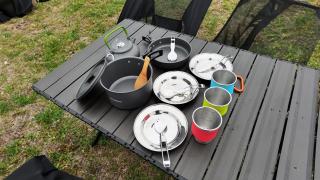 Set complet de gătit camping TOMSHOO 22 buc. la super preț; Reducere de 66% pe Cafago!