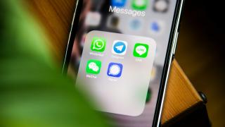 Vulnerabilitatea WhatsApp permite guvernelor să monitorizeze contactele utilizatorilor