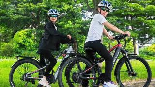 Bicicleta electrică RANDRIDE YG90B vine spre tine direct din depozitul european Cafago, acum cu 52% reducere și autonomie generoasă