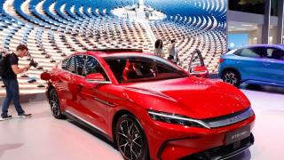 Comisia Europeană introduce tarife de până la 38% pentru importurile auto din China; Un război comercial pare inevitabil