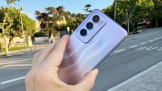 OPPO Reno12 Pro Unboxing și primele impresii direct din Ibiza; Spate cu valuri și AI la posturi