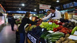 Legea 406/2023: plata cu cardul obligatorie pentru comercianți, inclusiv PFA și întreprinderi familiale; Retrageri cash de până la 500 lei la POS