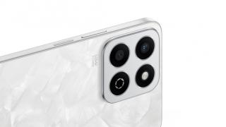 Honor Play 60 Plus sosește cu ecran mare de consumat video și baterie de 6000 mAh
