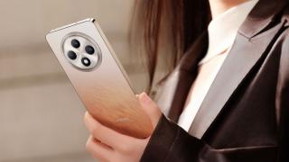 OPPO Reno12 F debutează subit și aduce iluminare Halo Light, procesor Dimensity 6300, funcții ce folosesc inteligență artificială