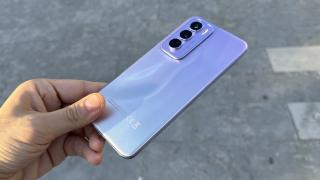 OPPO reno12 Pro: Hardware high midrange, cu 3 camere de 50 MP