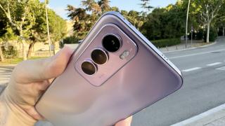 OPPO Reno12 Pro: Acustică cu niscaiva tuning, bas bun, volum la 300%