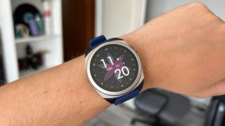 Canyon SW-83 Review: Smartwatch-ul de sub 300 de lei cu GPS integrat, corp foarte ușor și confortabil
