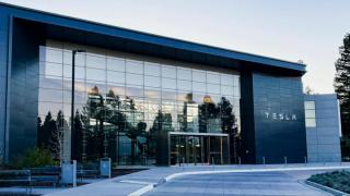 Elon Musk deschide un centru Tesla în Bucureşti; Unde se află?