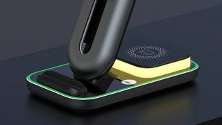 Acest încărcător wireless 4 în 1 are și rol de lampă, iar astăzi îl cumperi cu 65% reducere de pe Cafago