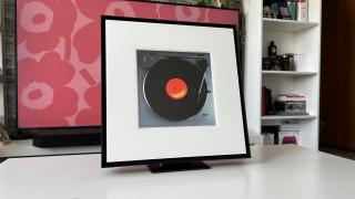 Samsung Music Frame LS06D Review: Boxa artiștilor camuflată în tablou și un accesoriu ce completează experiența The Frame TV