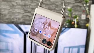 Motorola RAZR 50 Unboxing: ecran extern mai mare, 85% din Ultra e aici, la o sumă mai mică (Video)
