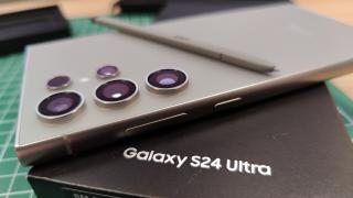 Samsung ia în calcul un design diferit pentru Galaxy S25 Ultra, cu gândul la ergonomie; Ce se schimbă?