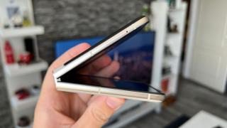 Motorola RAZR 50: Cum se traduce în benchmark-uri trecerea de la Snapdragon pe RAZR 40 la MediaTek pe succesor? 