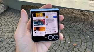 Samsung Galaxy Z Flip6: Display-urile rămân similare predecesorului, la diagonală și luminozitate