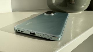 HONOR 200: Acustică stereo cu 3 difuzoare până la urmă, nu doar două
