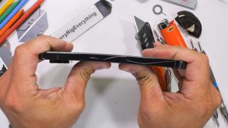 Cât de rezistent e Google Pixel 9 Pro XL? Flagship-ul trece cu brio testul de durabilitate a lui JerryRigEverything (Video)