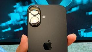 iPhone 16: se confirmă zvonurile privind designul; margini mate și spate din sticlă
