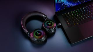 Razer Kraken V4: Căști de gaming cu iluminare RGB și microfon de înaltă calitate